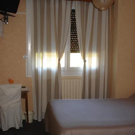 Hotel De La Palombiere Antichan-de-Frontignes